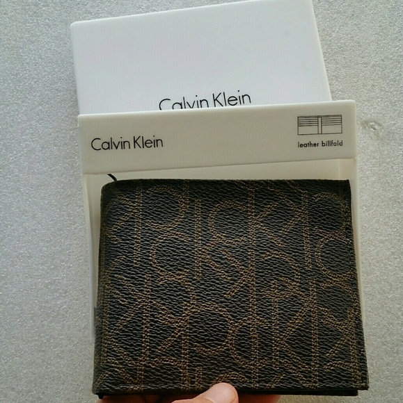 NWT authentic Calvin Klein men's wallet - Picture 2 of 5